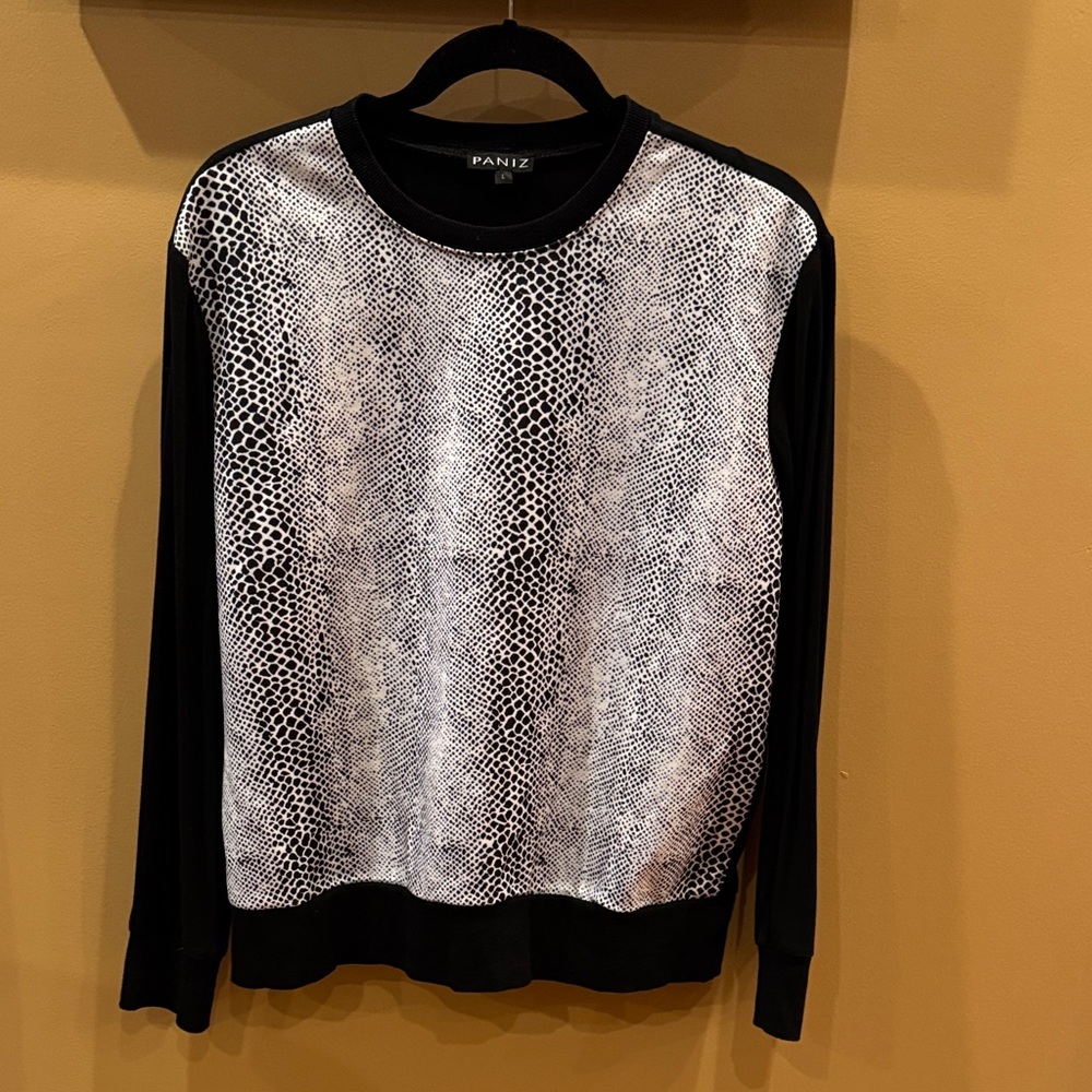 Paniz Women Black White Beige Animal Pattern Top Long Sleeve  size Large